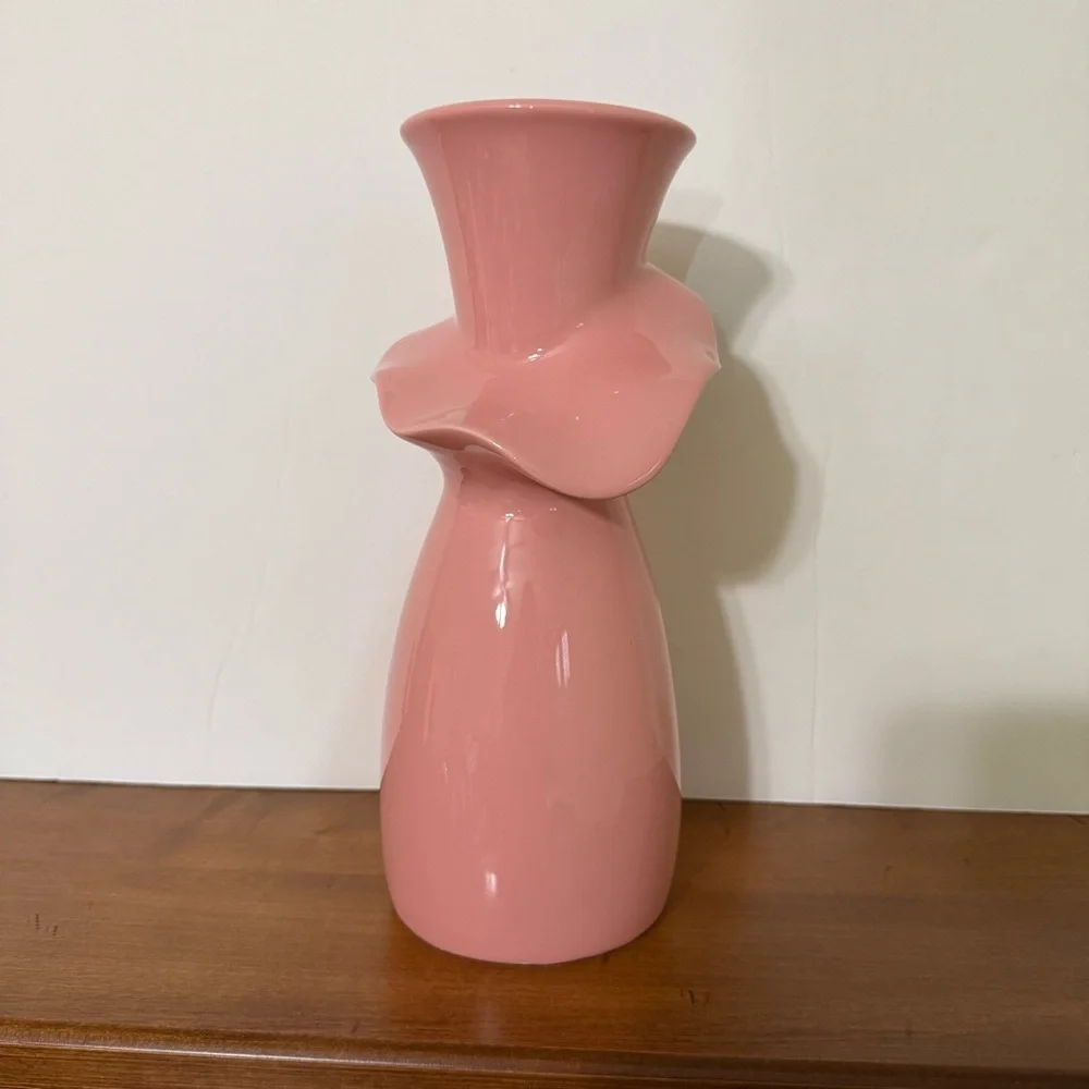 NEW in packaging Elegant‎ Pink Ceramic Vase 10.23 inches tall modern